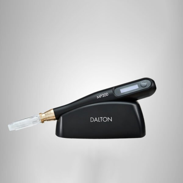 DALTON MP200 este un stilou de microneedling profesional, fără fir, care stimulează regenerarea pielii prin micro-injuri controlate. Cu adâncime ajustabilă și ace sterile, tratează eficient ridurile, cicatricile și hiperpigmentarea, oferind rezultate vizibile și de durată.