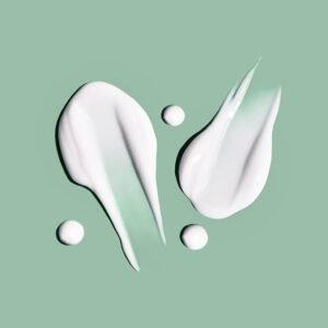 Cremă pentru față ușoară și non-comedogenic, care oferă pielii uscate și predispu-se la imperfecțiuni o hidratare intensă.